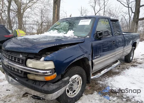 2000 Chevrolet Silverado 2500 Ls from USA, damaged, VIN 1GCGC29U6YE330361